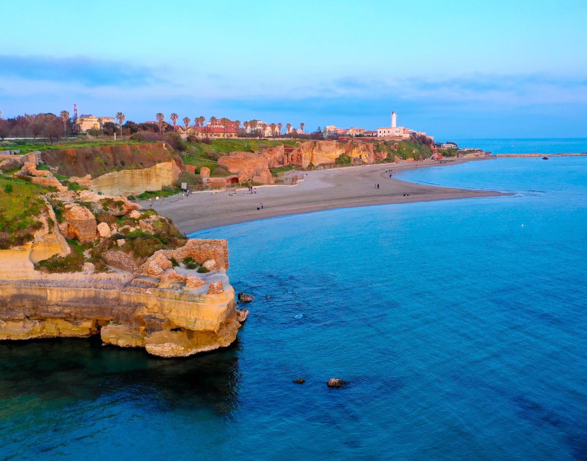 The Shabby House - Charming Seaside Retreat In Central Anzio, Steps From Beach And Train Station Exterior photo