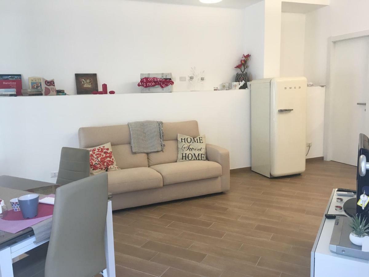 The Shabby House - Charming Seaside Retreat In Central Anzio, Steps From Beach And Train Station Exterior photo