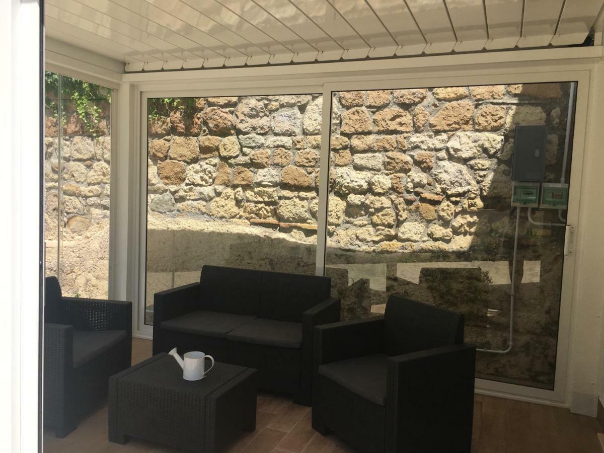 The Shabby House - Charming Seaside Retreat In Central Anzio, Steps From Beach And Train Station Exterior photo